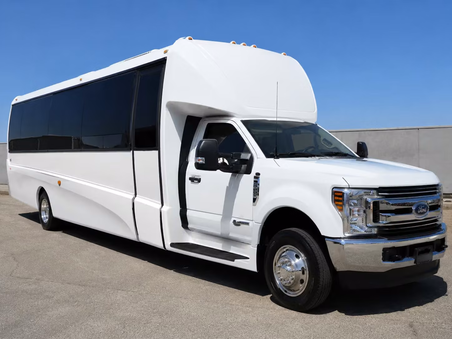 15 passenger minibus