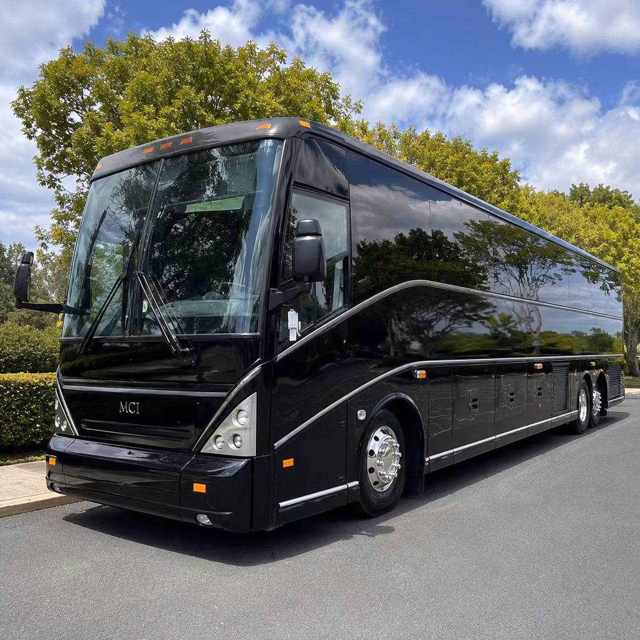 heading to a show at climate pledge arena bellevue concert bus rentals make the crosslake commute easy